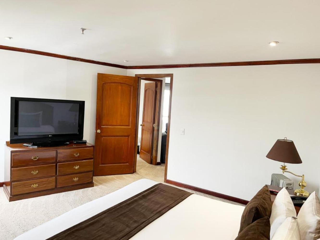 Hotel Bogota Regency Usaquen Экстерьер фото