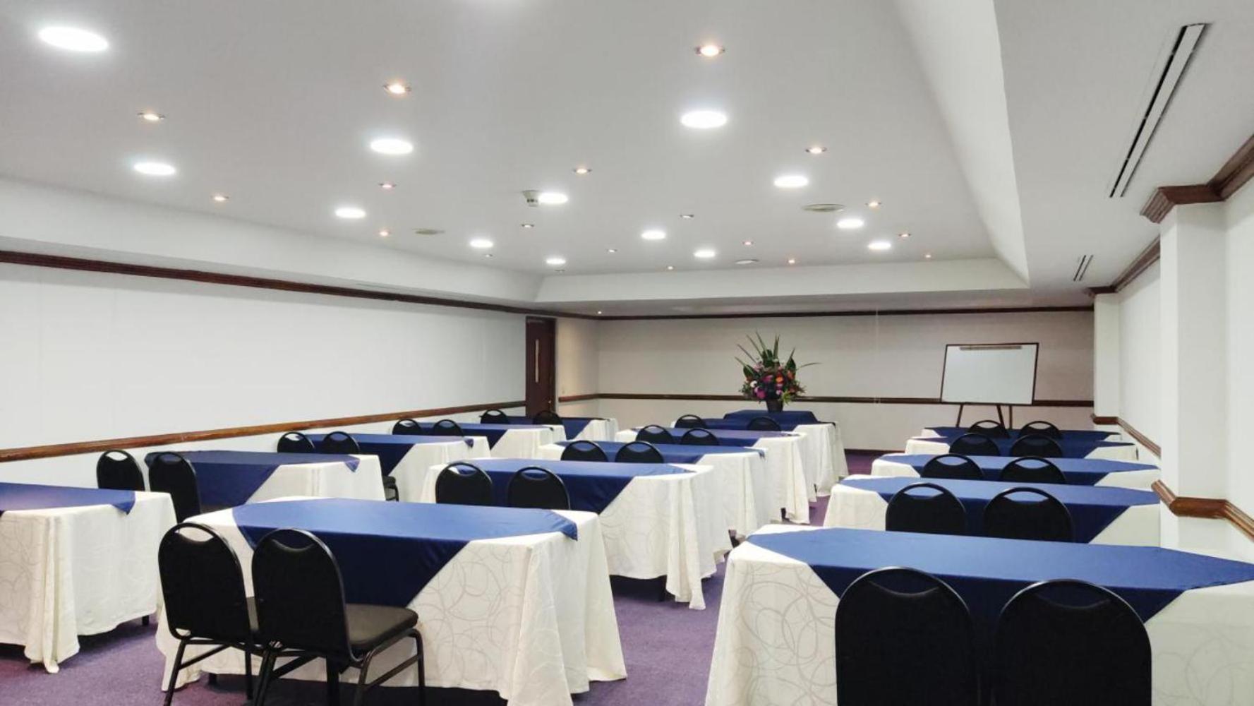 Hotel Bogota Regency Usaquen Экстерьер фото