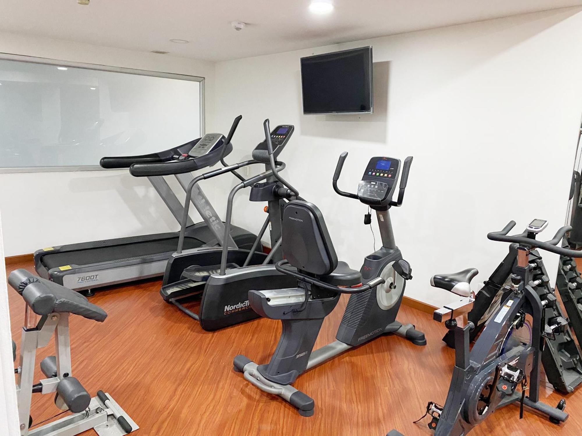 Hotel Bogota Regency Usaquen Экстерьер фото