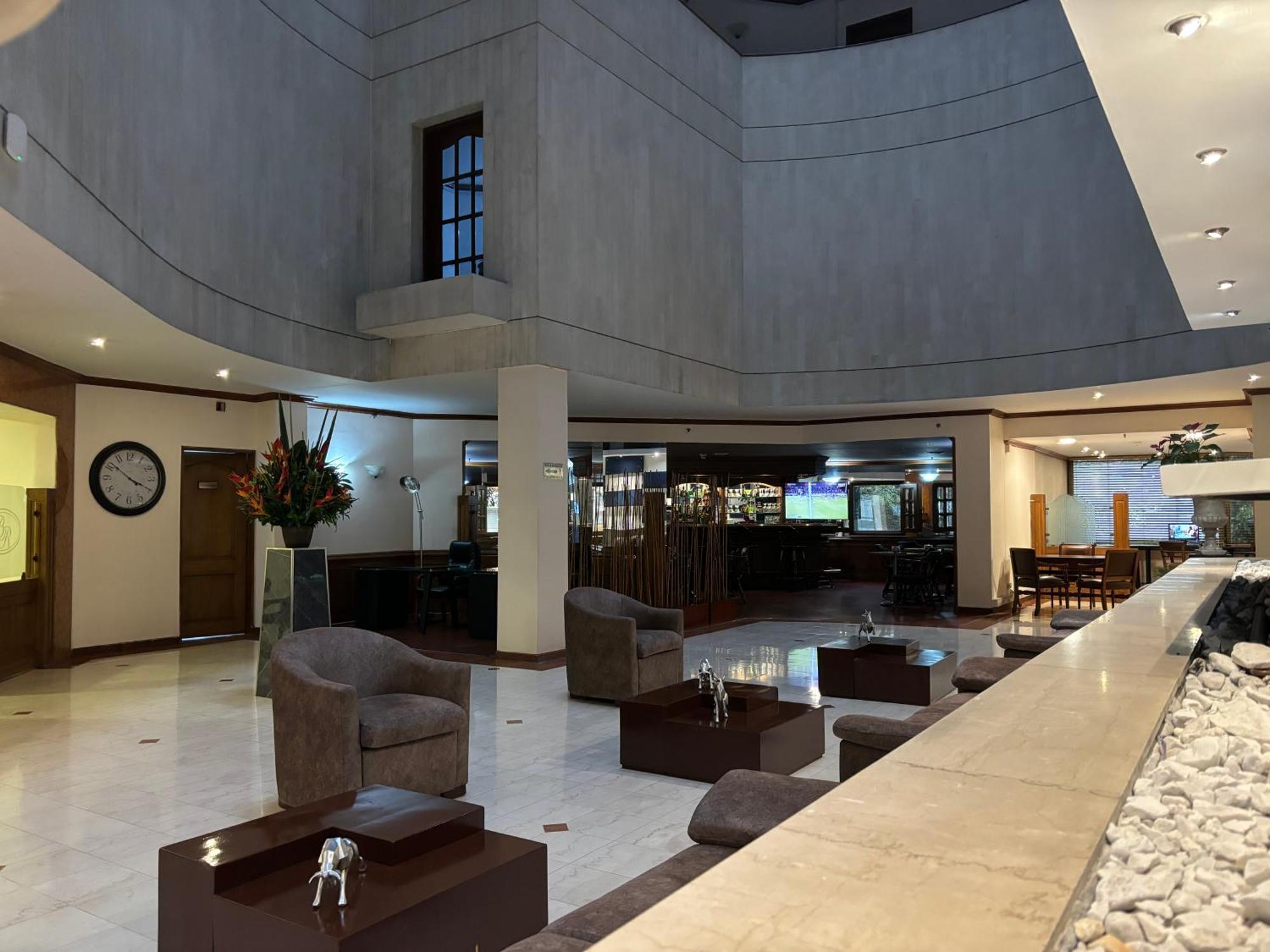 Hotel Bogota Regency Usaquen Экстерьер фото